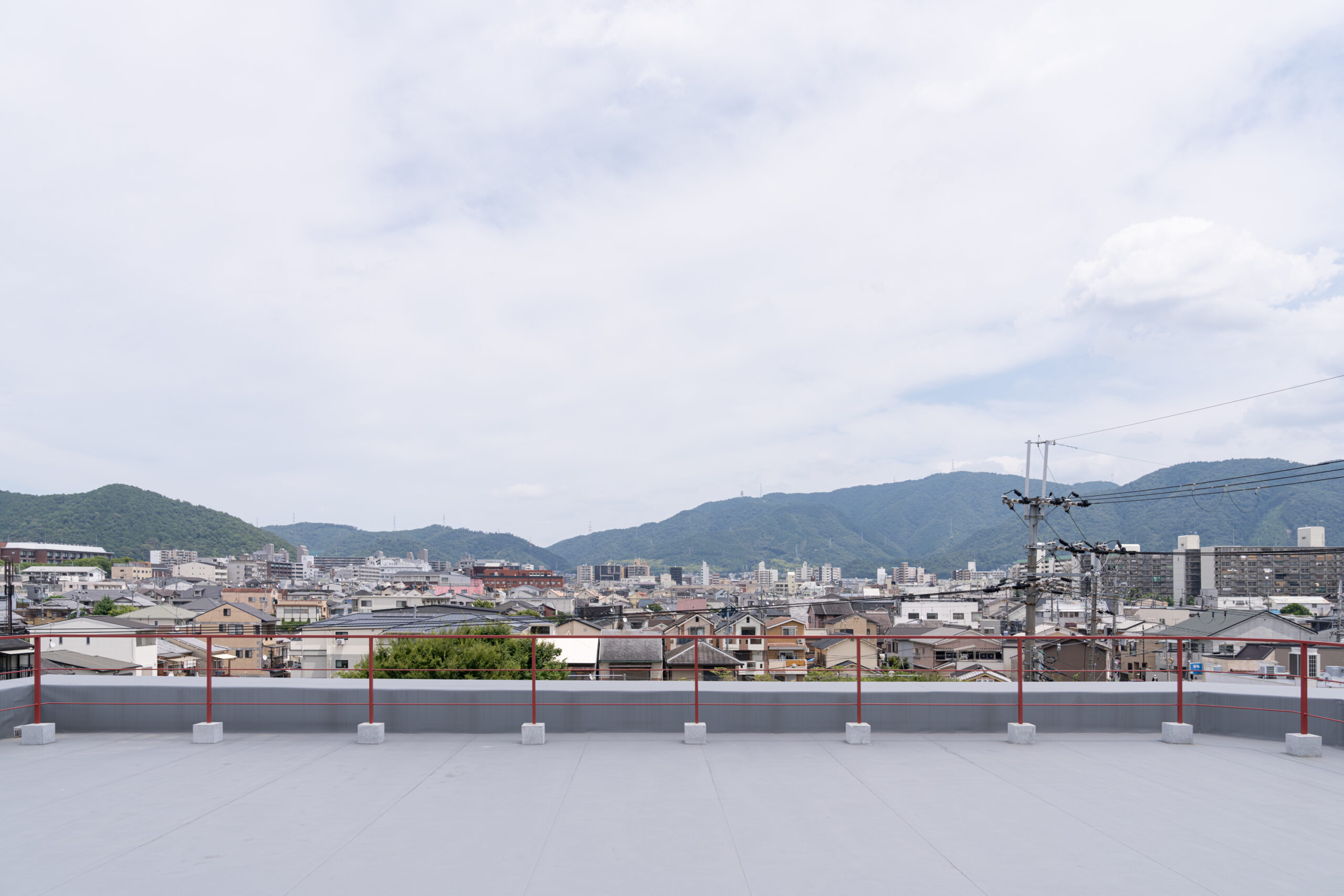 屋上から望む山科の街並み